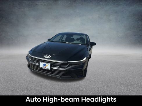Used 2025 Hyundai Elantra Sport FWD image 7
