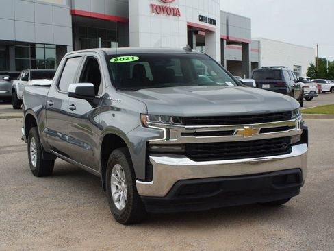 Used 2021 Chevrolet Silverado 1500 LT RWD image 22