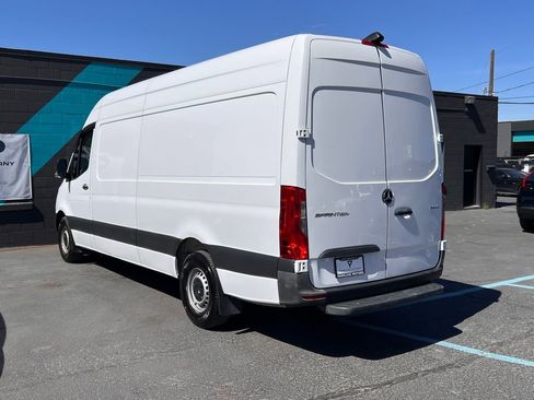 Used 2022 Mercedes-Benz Sprinter 2500 image 12