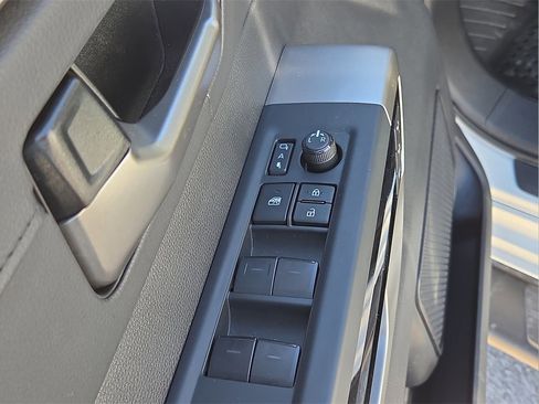 Used 2024 Toyota Tundra Limited image 12