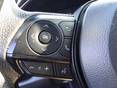 Used 2022 Toyota RAV4 XLE image 15