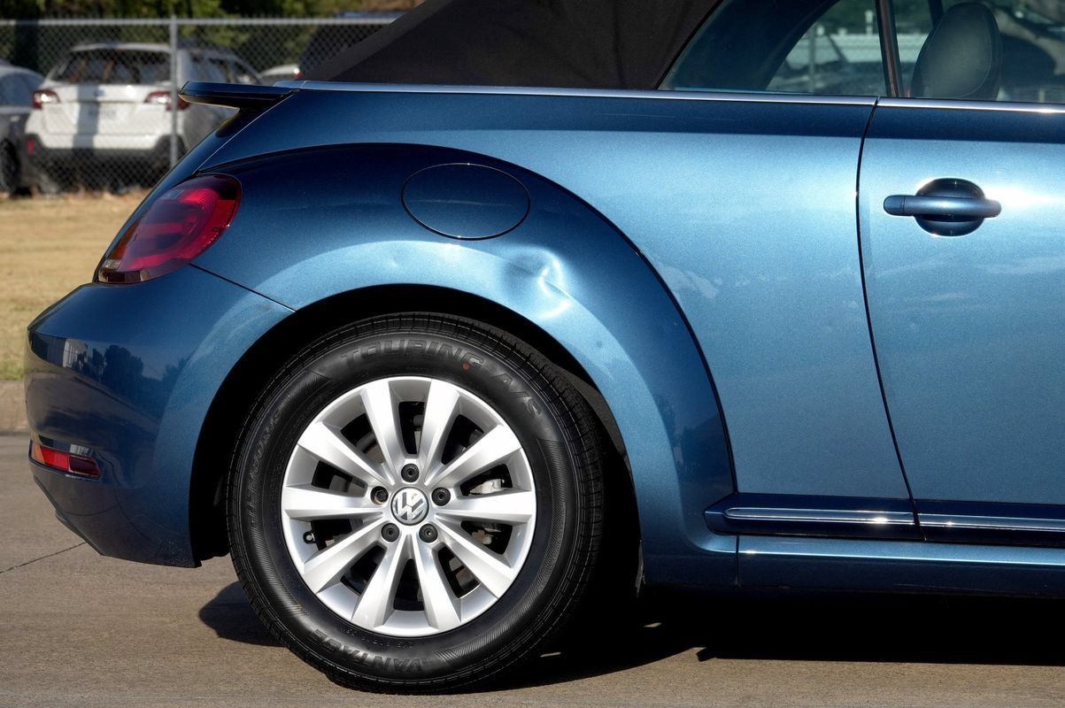 Used 2019 Volkswagen Beetle 2.0T S FWD image 28