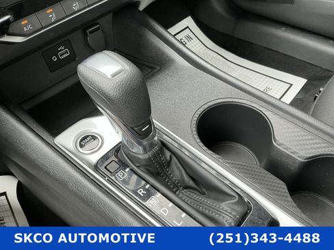 Used 2024 Nissan Altima 2.5 S FWD image 23