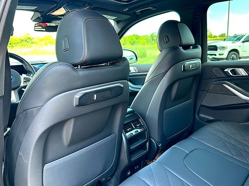 Used 2025 BMW X5 xDrive50e w/ M Sport Package AWD/4WD image 18