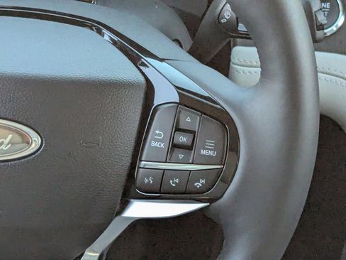 Used 2025 Ford Explorer Platinum w/ Ultimate Package image 21