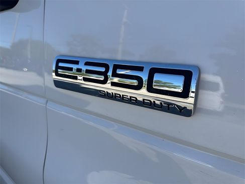 Used 2022 Ford E-350 and Econoline 350 Super Duty w/ Power Windows & Locks Group image 18