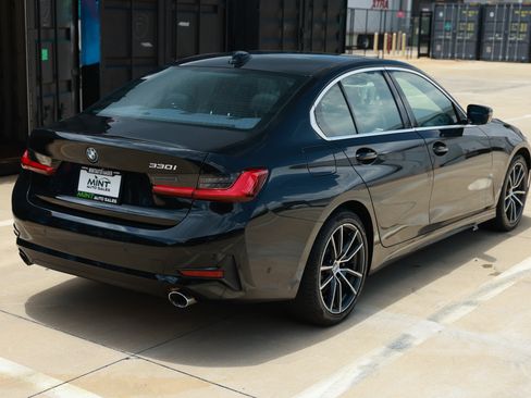 Used 2020 BMW 330i Sedan w/ Convenience Package RWD image 13