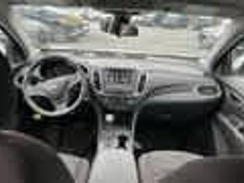 Used 2023 Chevrolet Equinox LT image 5