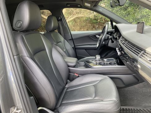 Used 2017 Audi Q7 3.0T Premium Plus w/ Premium Plus Package image 34