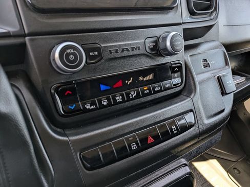 Used 2025 RAM ProMaster 2500 w/ U-Haul Equipment Group FWD image 21