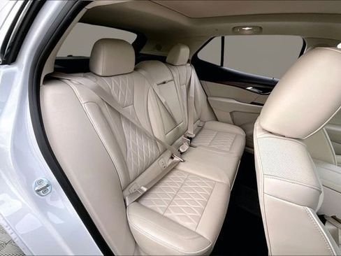 Used 2023 Buick Envision Avenir image 17