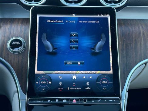 Used 2025 Mercedes-Benz GLC 350e 4MATIC image 26