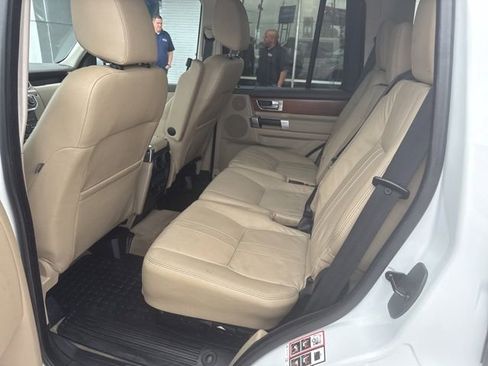 Used 2016 Land Rover LR4 HSE image 10