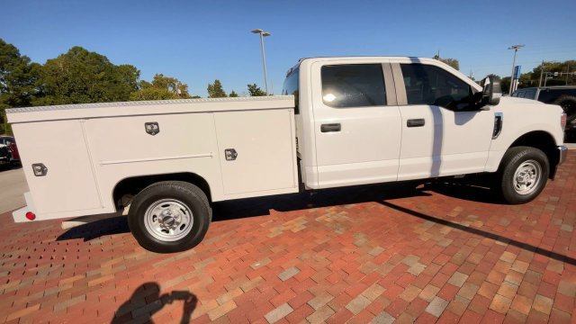 Used 2022 Ford F250 XL w/ Power Equipment Group AWD/4WD image 2