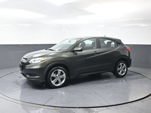 Used 2018 Honda HR-V LX image 9