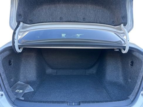 Used 2019 Honda Accord LX image 18