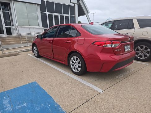 Used 2020 Toyota Corolla LE image 5