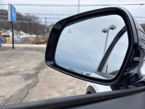 Used 2023 Kia Sorento SX image 12