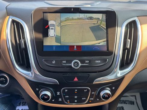 Used 2018 Chevrolet Equinox Premier FWD image 13