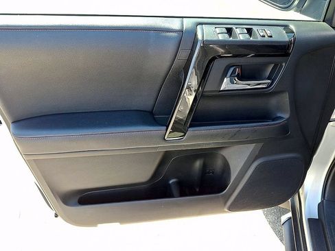 Used 2021 Toyota 4Runner Venture AWD/4WD image 9