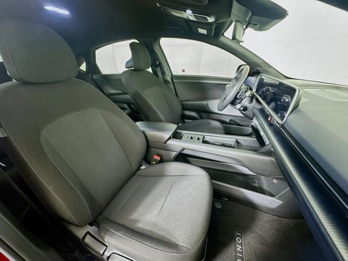 Used 2024 Hyundai Ioniq 6 SE RWD image 32