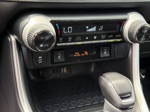 Used 2025 Toyota RAV4 XSE w/ Weather Package AWD/4WD image 28