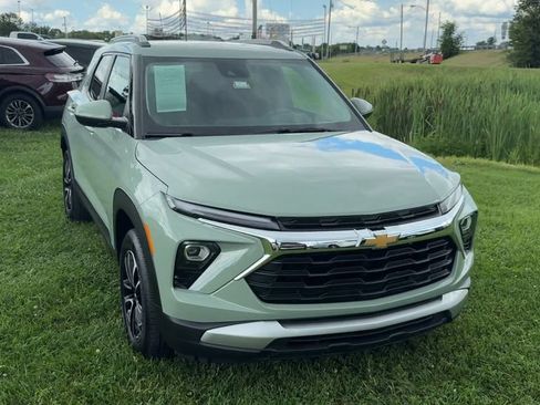 Used 2025 Chevrolet TrailBlazer LT AWD/4WD image 9