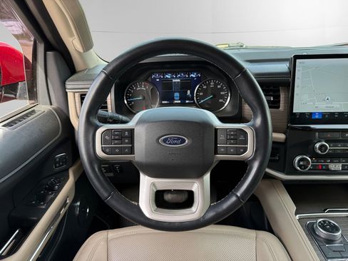 Used 2022 Ford Expedition Max Limited image 9