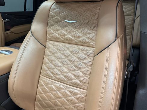 Used 2021 Cadillac Escalade ESV Sport AWD/4WD image 26