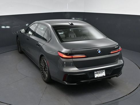 Certified 2026 BMW 740i w/ Executive Package RWD image 33