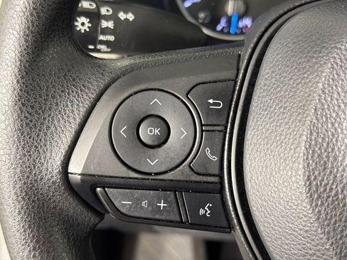 Used 2022 Toyota RAV4 XLE AWD/4WD image 24