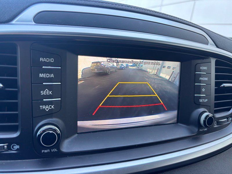 Used 2020 Kia Sorento LX AWD/4WD image 13