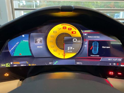 Used 2022 Ferrari Roma RWD image 10