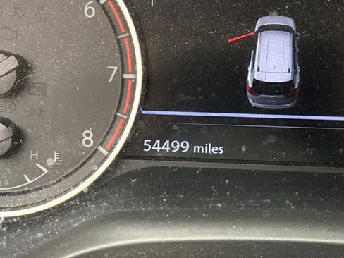 Used 2024 Nissan Rogue SV w/ SV Premium Package image 9