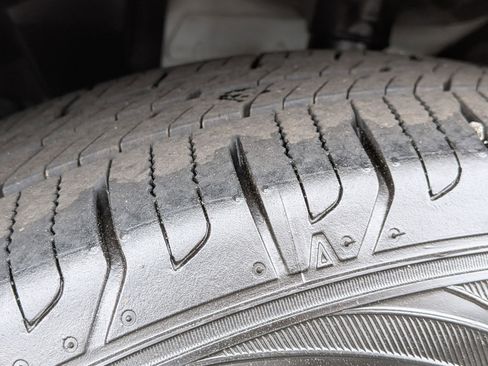 Used 2018 Nissan Rogue SL image 10