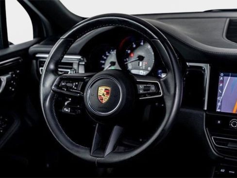 Used 2022 Porsche Macan S w/ Premium Package Plus image 37