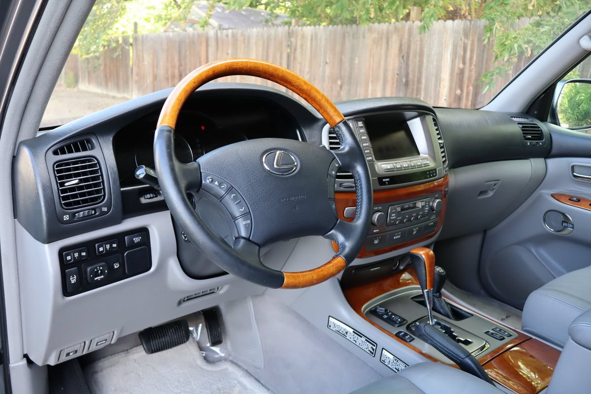 Used 2006 Lexus LX 470 4WD image 16