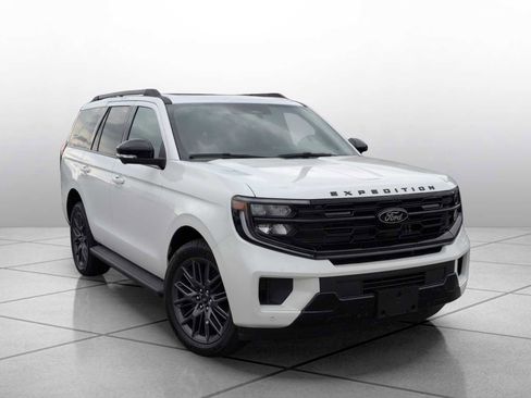 New 2026 Ford Expedition Platinum AWD/4WD image 2