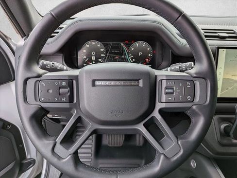 Used 2025 Land Rover Defender 110 X-Dynamic SE AWD/4WD image 14