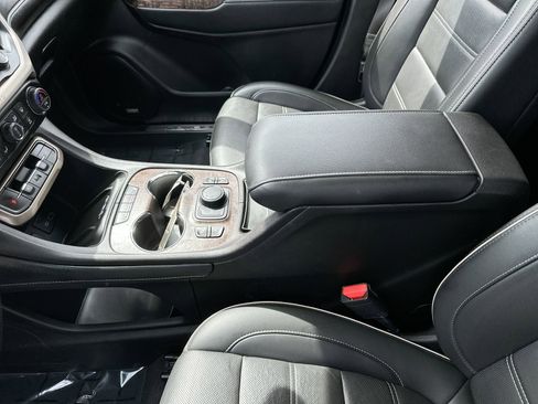 Used 2023 GMC Acadia Denali image 21