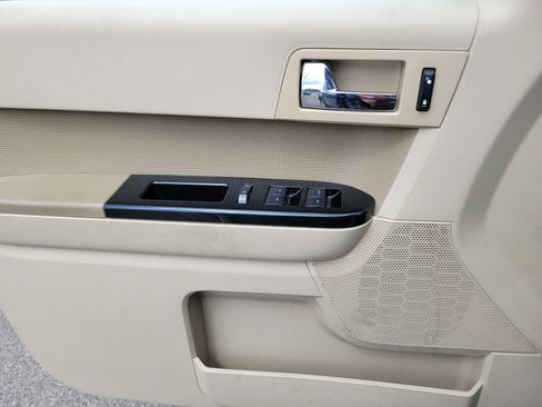 Used 2012 Ford Escape Limited image 13