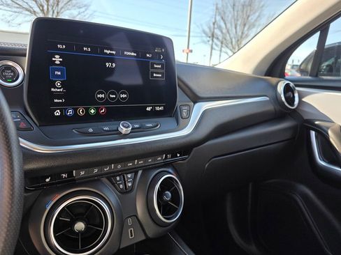 Used 2025 Chevrolet Blazer LT image 29