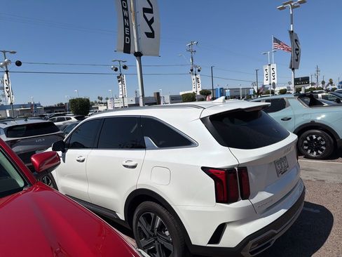 Used 2023 Kia Sorento EX AWD/4WD image 14