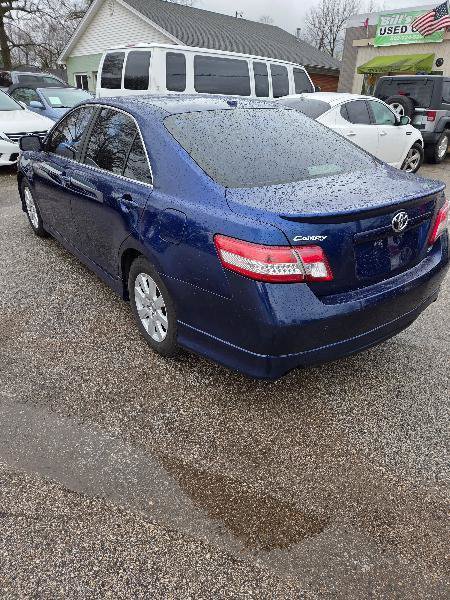 Used 2011 Toyota Camry SE w/ SE Extra-Value Pkg #1 FWD image 4