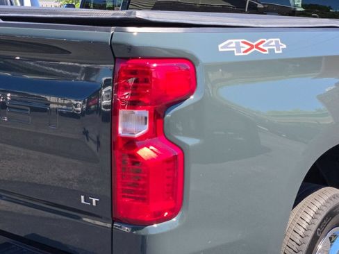 Certified 2025 Chevrolet Silverado 1500 LT AWD/4WD image 17