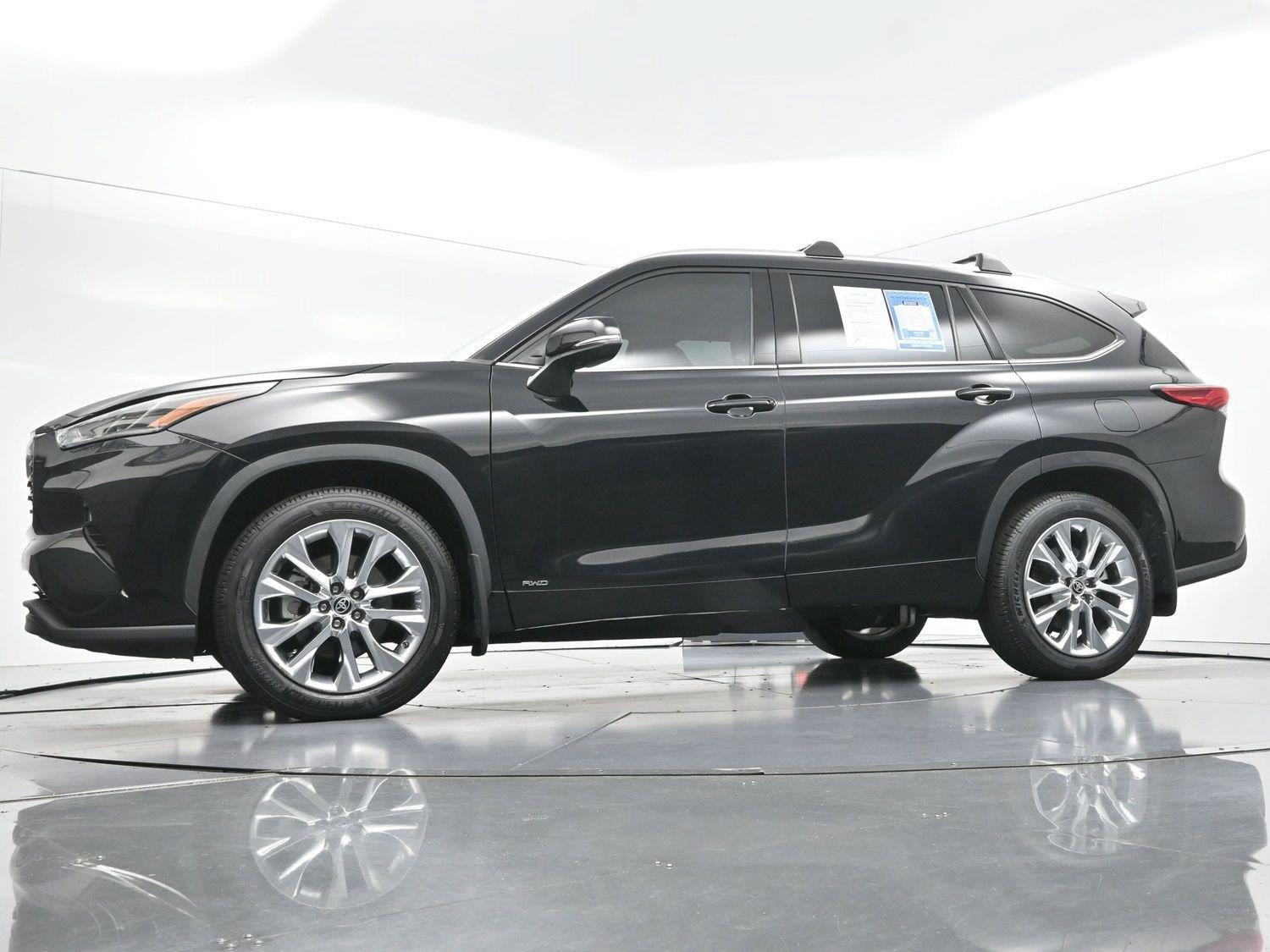 Used 2023 Toyota Highlander Limited AWD/4WD image 56