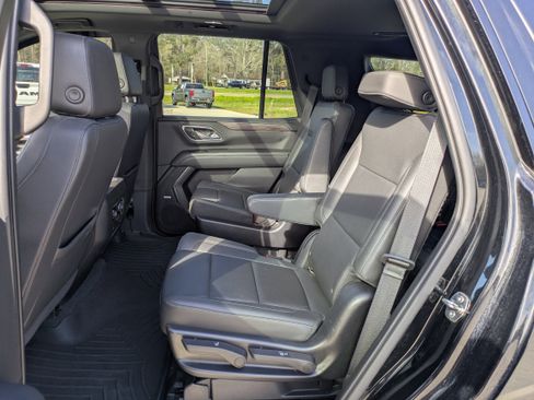 Used 2022 Chevrolet Tahoe Z71 w/ Z71 Off-Road Package image 11