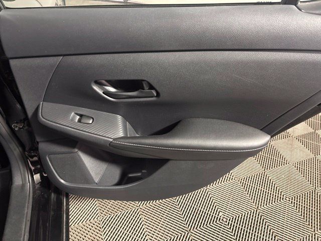 Used 2025 Nissan Sentra SV FWD image 22