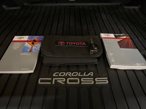 Used 2024 Toyota Corolla Cross L FWD image 94