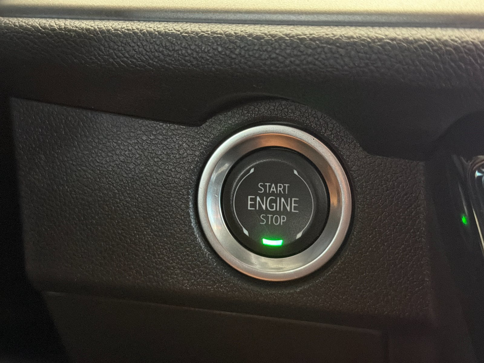 Used 2025 Chevrolet Traverse LT w/ Enhanced Driving Package FWD image 25
